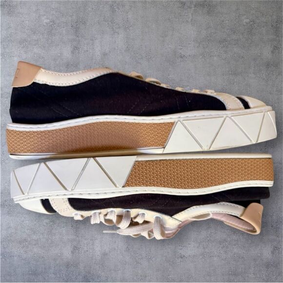 SCHUTZ Black and White Womans Sneakers. Size 10. - Picture 3 of 6